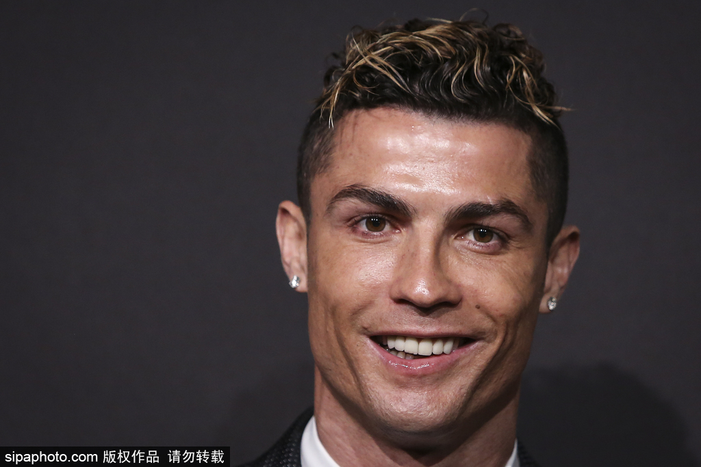 亚马尔送制胜助攻后染黄，无缘下一轮对阵布拉格斯拉维亚的欧冠