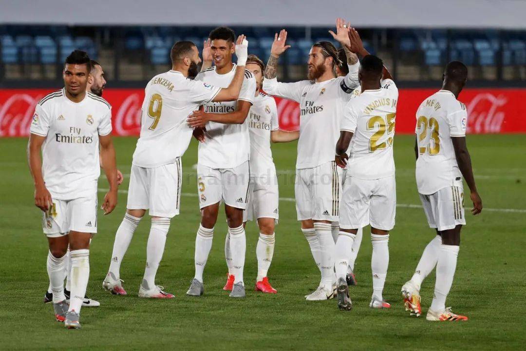 马卡：老佛爷不会让维尼修斯离队 不出意外很快宣布续约（马卡报：弗洛伦蒂诺不会放走维尼修斯，续约或将很快官宣）