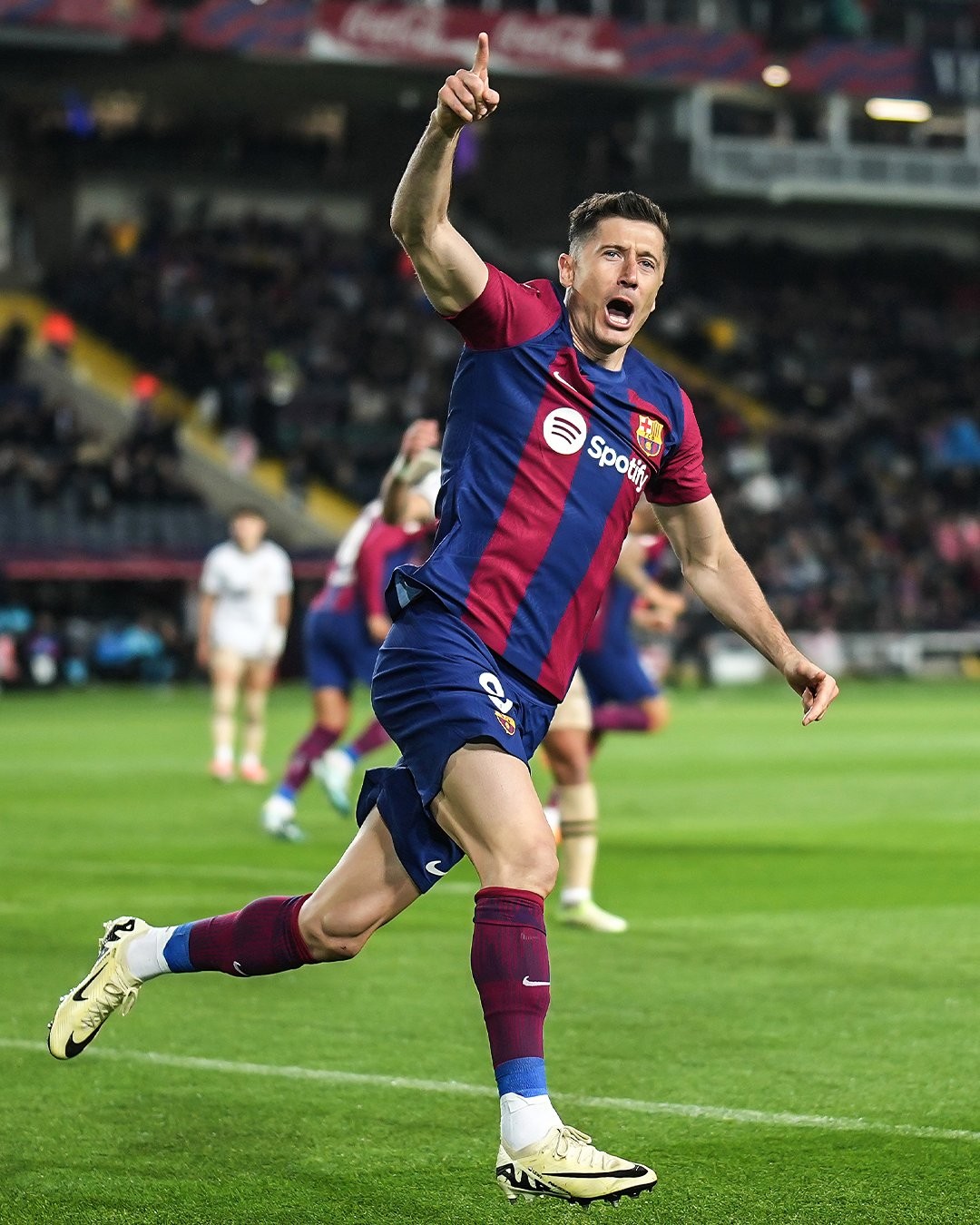 积极表态，重返NBA赛场，快船终于揭开真相，MVP难逃责任